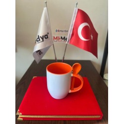 Kaşıklı İçi ve Kulpu Turuncu Kupa Bardak