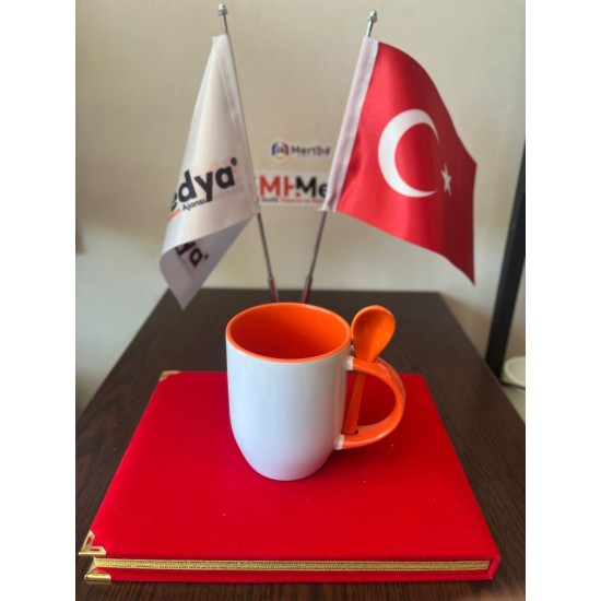 Kaşıklı İçi ve Kulpu Turuncu Kupa Bardak Kaşıklı İçi ve Kulpu Turuncu Kupa Bardak